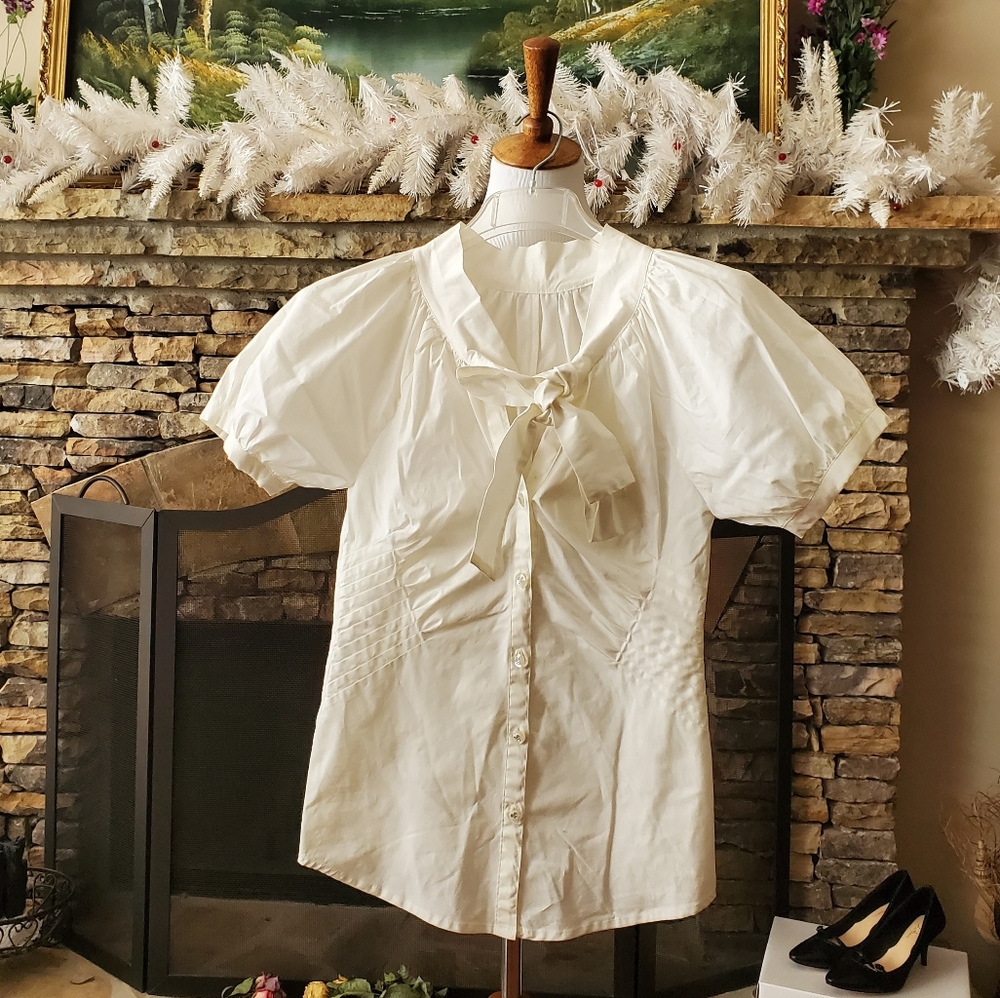 🆕White Button-down Tie Top Blouses